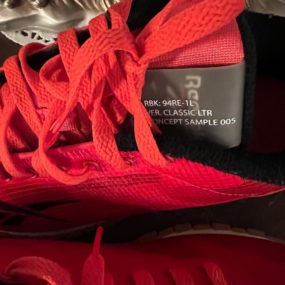 Reebok Red/Grey 94RE-1L Classic LTR CONCEPT SAMPLE 005 sneaker shoes Sz 7 - Picture 8 of 9